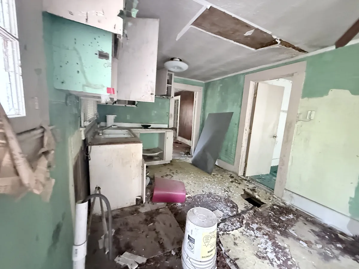 Inherited home needing work we buy as-is in Middleburg, Florida