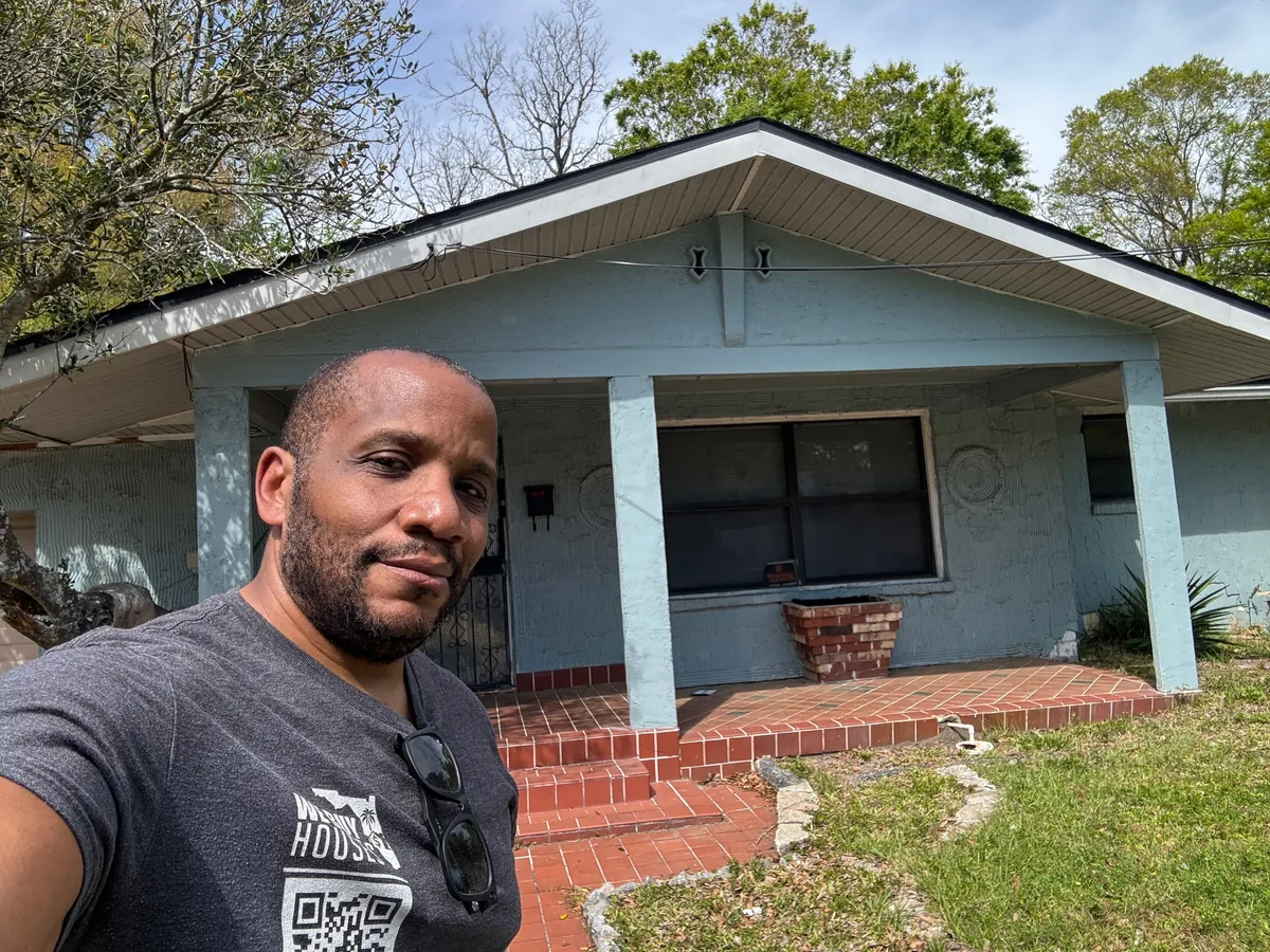 Fire- or storm-damaged house we buy as-is in Bradford County, Florida